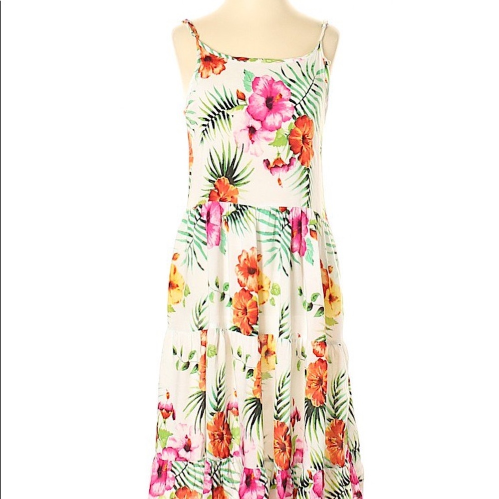 Fun summer Beach by Exist
Size S Casual Dress